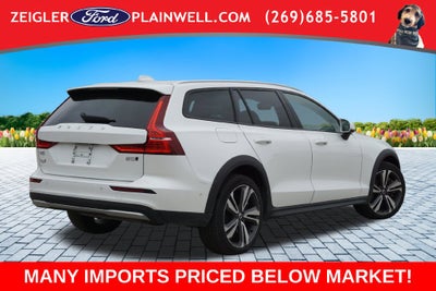 2025 Volvo V60 Cross Country B5 Plus