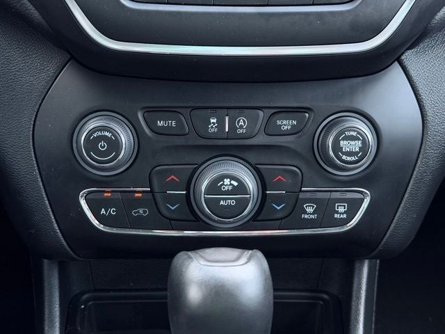 2023 Jeep Cherokee Altitude Lux 4x4