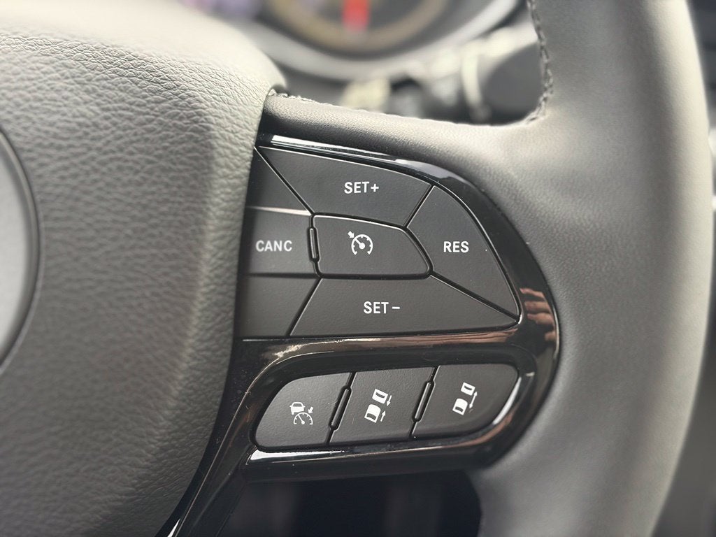 2023 Jeep Cherokee Altitude * Certified Pre-Owned *