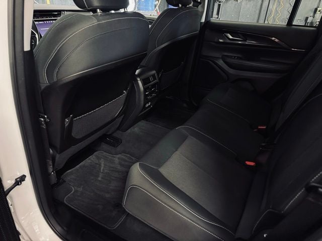 2023 Jeep Grand Cherokee Laredo 4x4