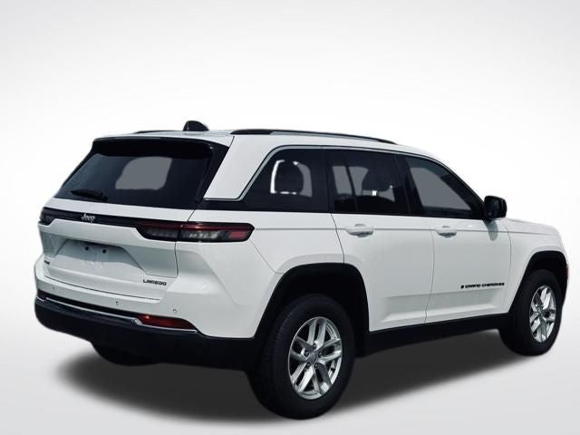 2023 Jeep Grand Cherokee Laredo 4x4