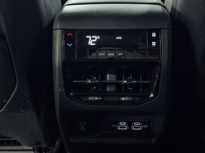 2024 Jeep Grand Cherokee L Altitude 4x4