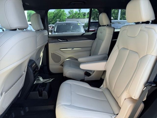 2025 Jeep Grand Cherokee L Limited 4x4