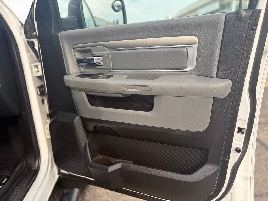 2016 RAM 1500 SLT