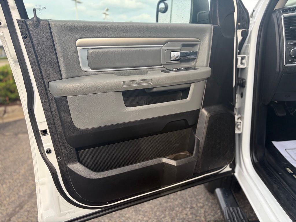 2016 RAM 1500 SLT