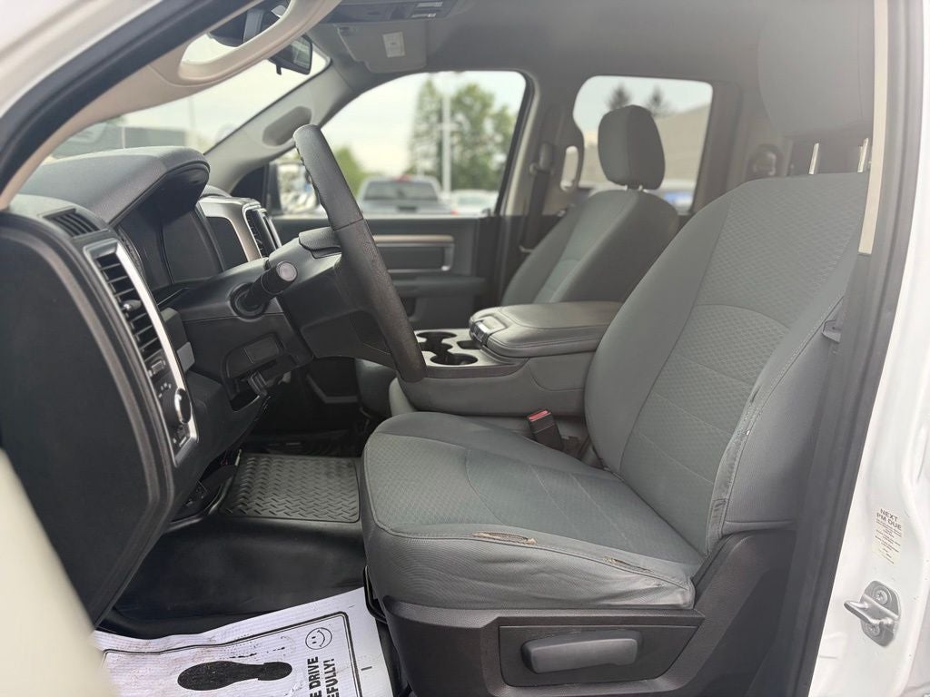 2016 RAM 1500 SLT