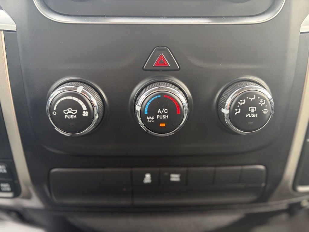 2016 RAM 1500 SLT