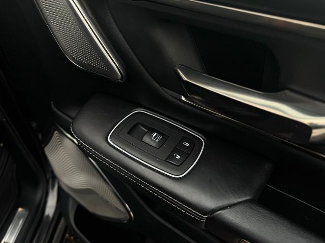 2021 RAM 1500 Limited Crew Cab 4x4 5'7' Box