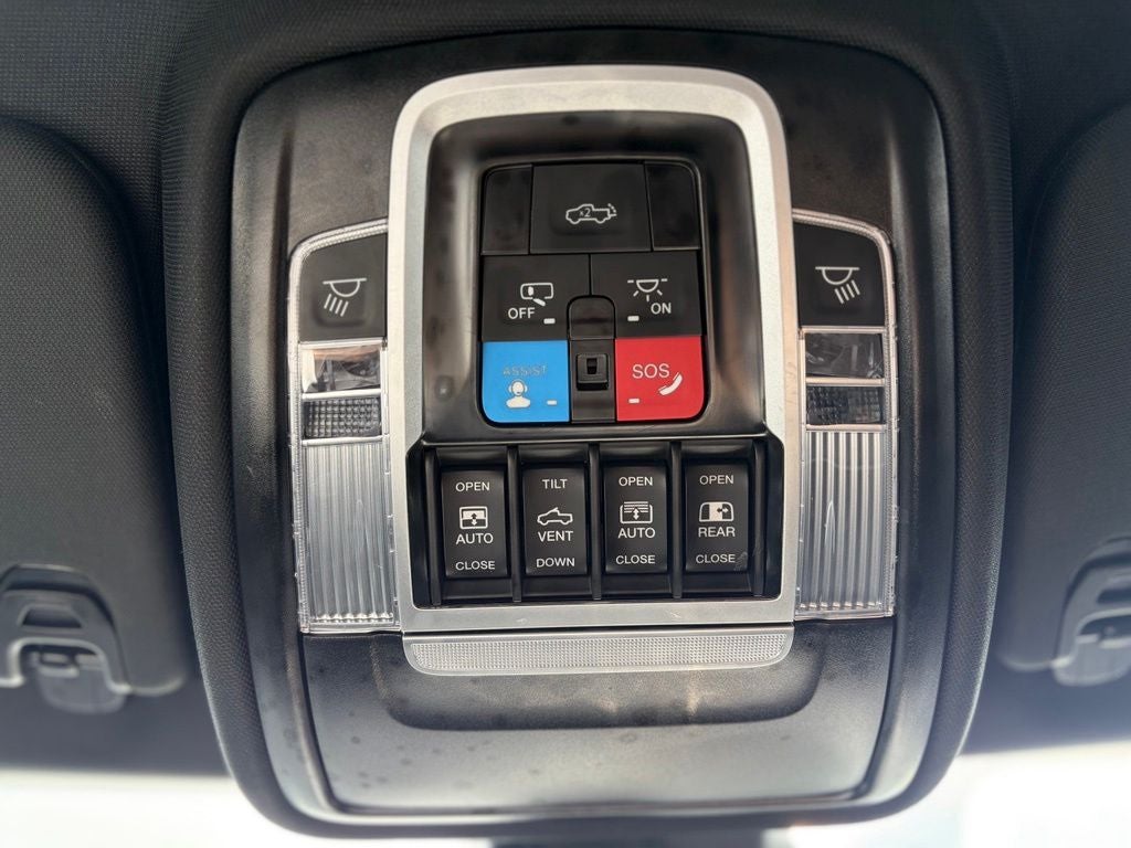 2025 RAM 1500 Laramie Crew Cab 4x4 5'7' Box