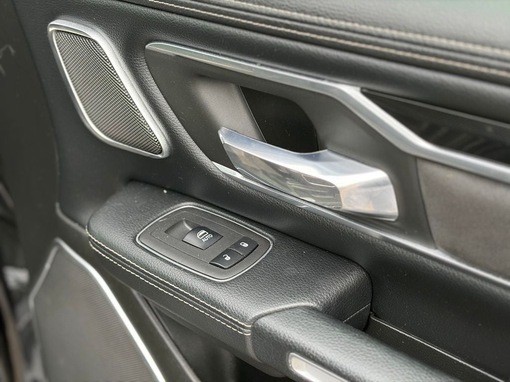 2019 RAM 1500 Laramie Crew Cab 4x4 5'7' Box
