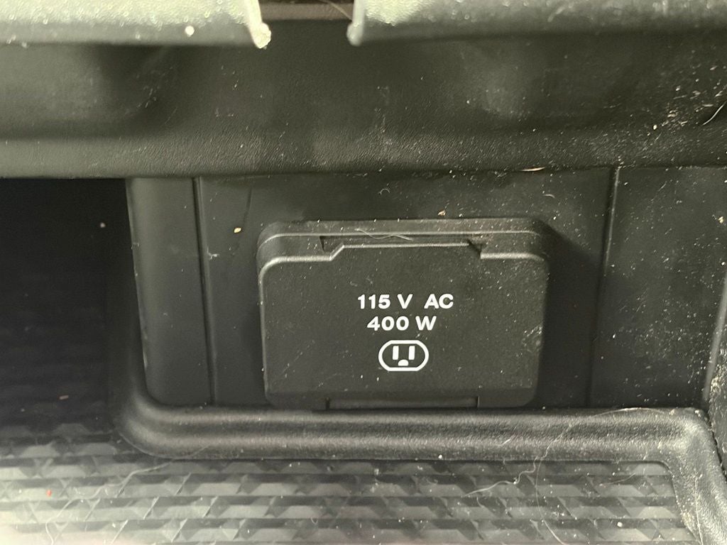 2019 RAM 1500 Laramie Crew Cab 4x4 5'7' Box