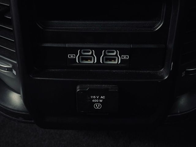 2022 RAM 1500 Laramie Crew Cab 4x4 5'7' Box