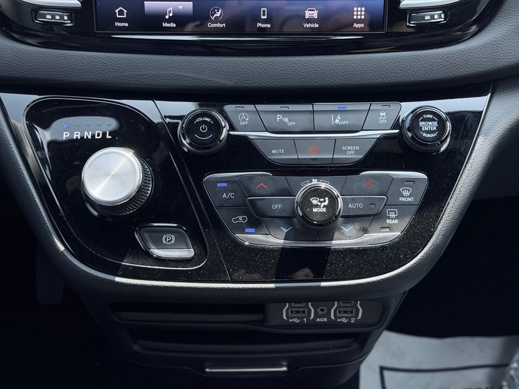 2025 Chrysler Pacifica Select
