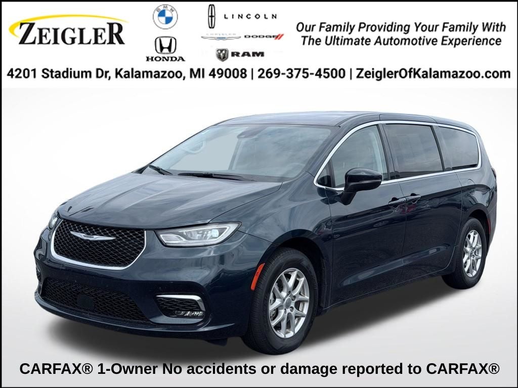 2025 Chrysler Pacifica Select