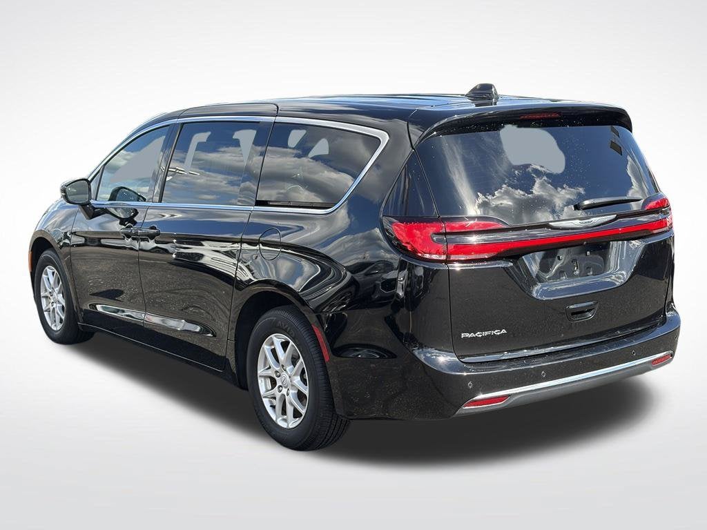 2025 Chrysler Pacifica Select * Certified Pre-Owned *