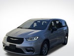 2024 Chrysler Pacifica Touring L * Certified Pre-Owned *
