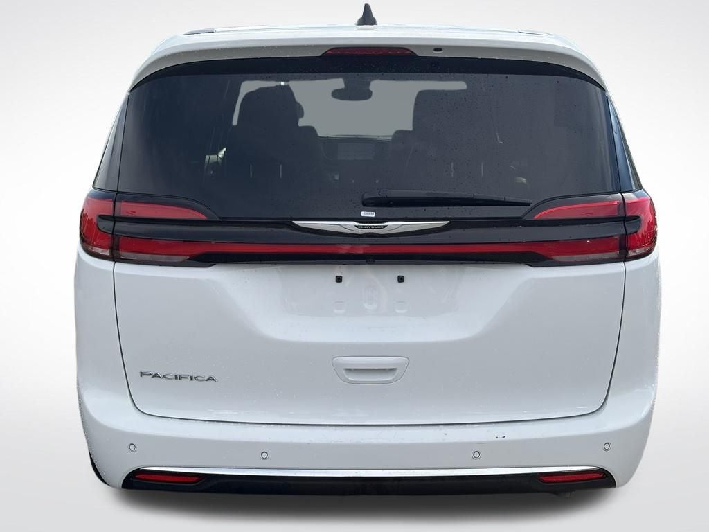 2025 Chrysler Pacifica Select * Certified Pre-Owned *