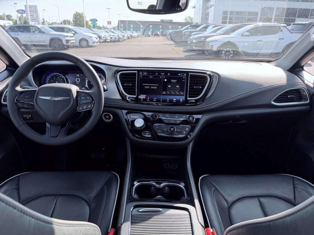 2025 Chrysler Pacifica Limited * Certified Pre-Owned *