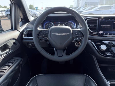 2025 Chrysler Pacifica Limited * Certified Pre-Owned *