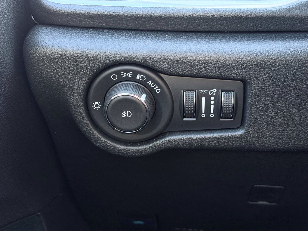 2025 Chrysler Pacifica Limited * Certified Pre-Owned *