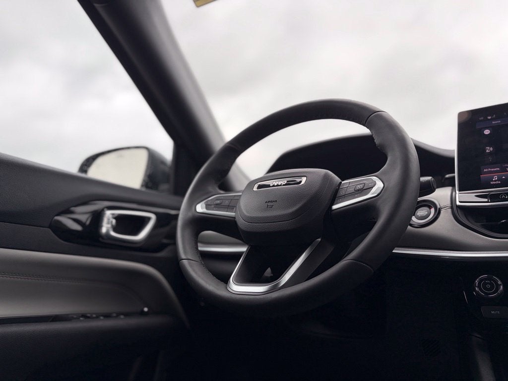 2025 Jeep Compass Limited * Certified Pre-Owned *