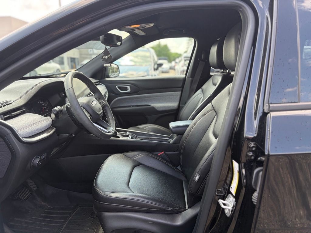 2024 Jeep Compass Latitude Lux FWD