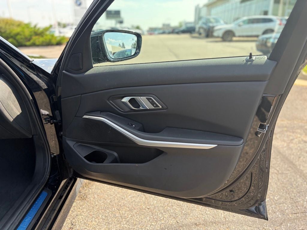 2023 BMW 3 Series 330i xDrive