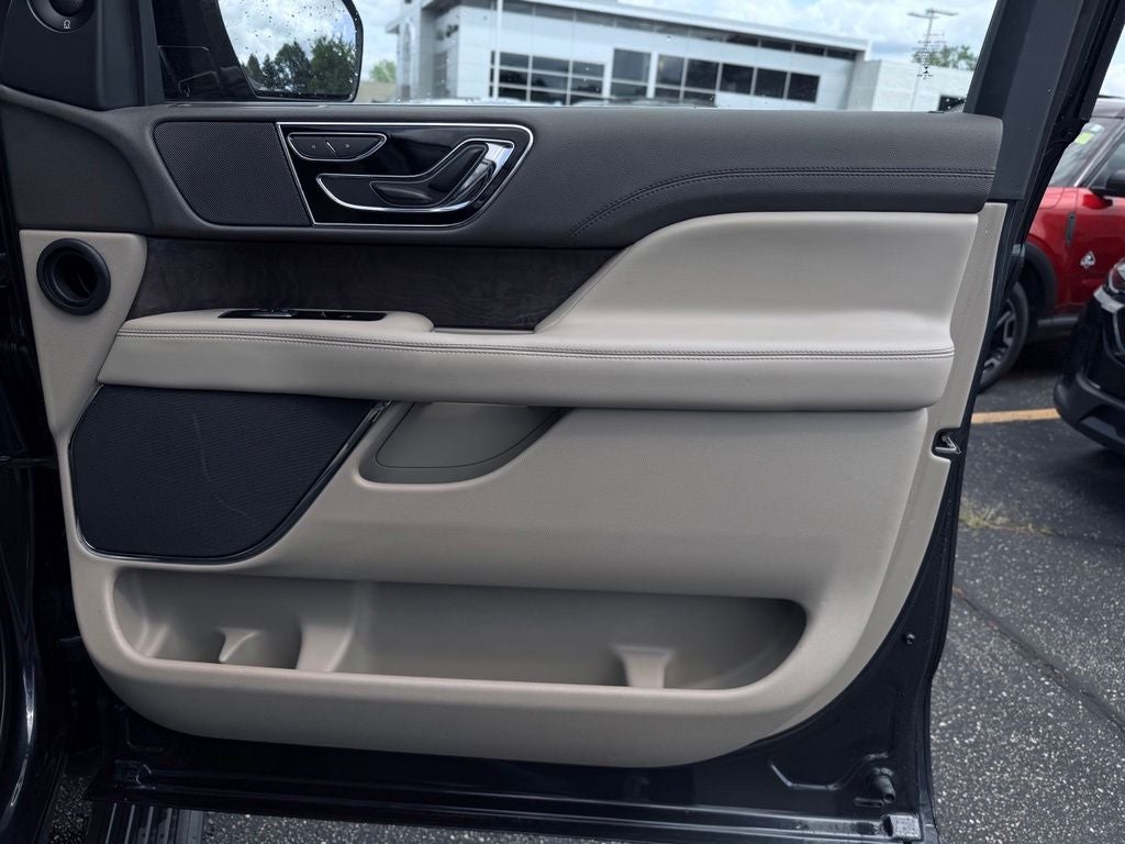 2022 Lincoln Navigator Standard