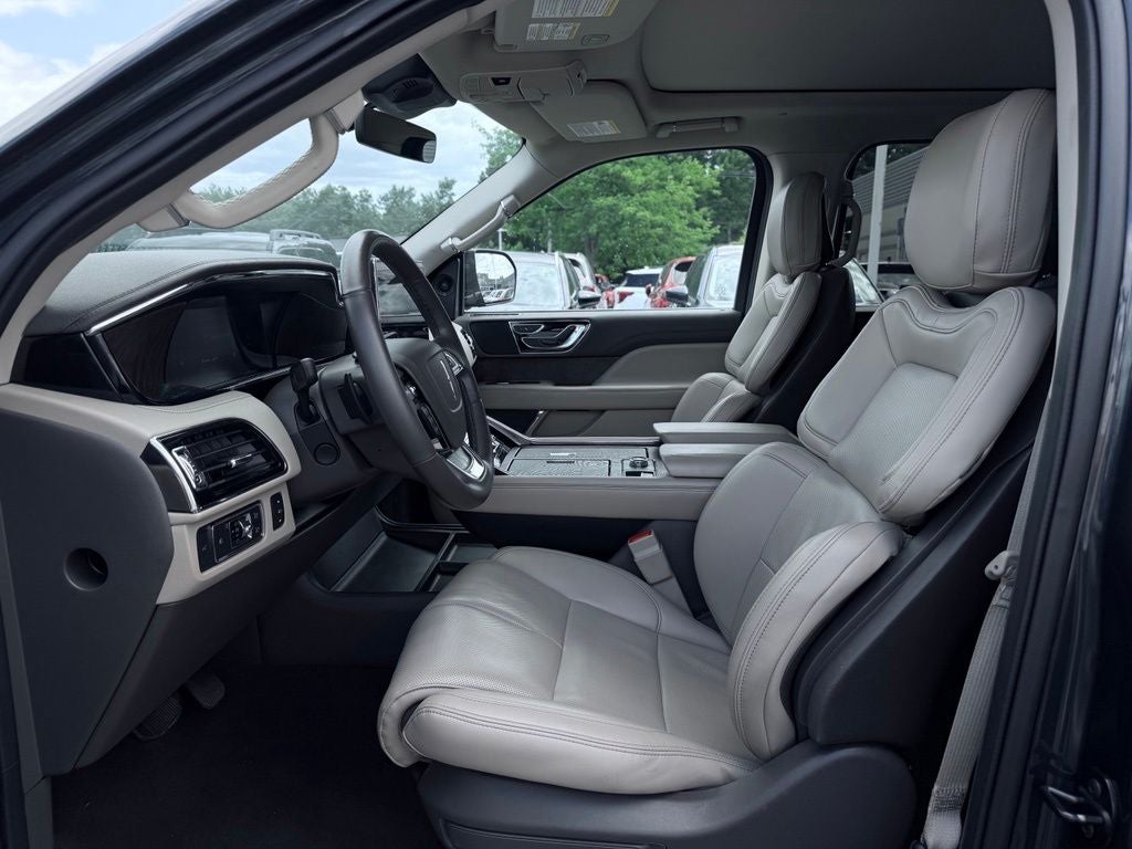 2022 Lincoln Navigator Standard
