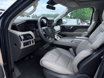 2022 Lincoln Navigator Standard