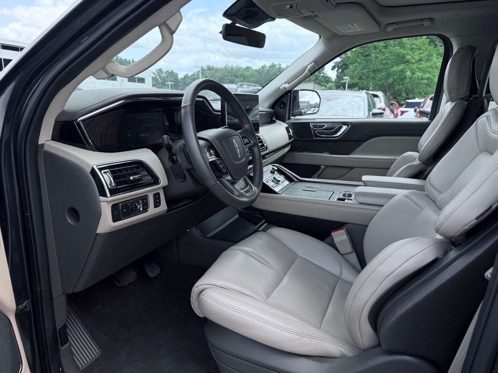 2022 Lincoln Navigator Standard