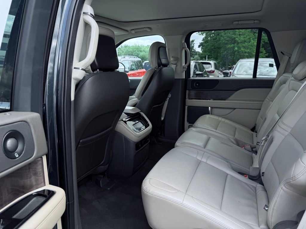 2022 Lincoln Navigator Standard