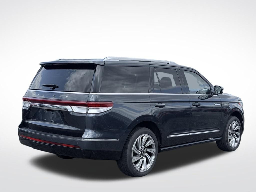 2022 Lincoln Navigator Standard