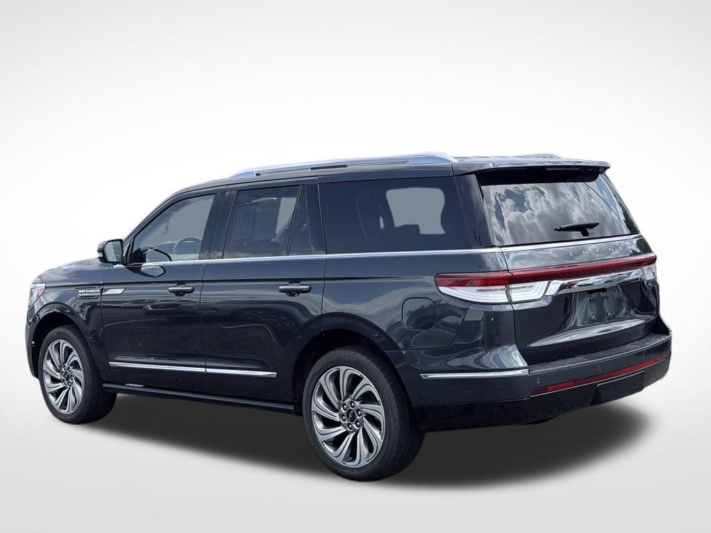 2022 Lincoln Navigator Standard