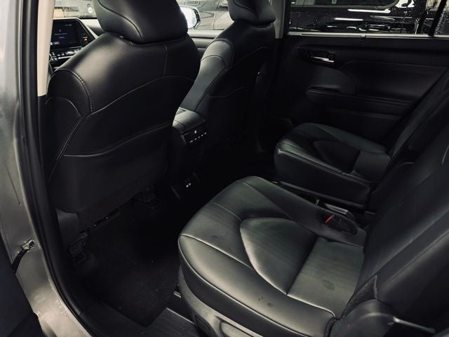 2025 Toyota Highlander Base