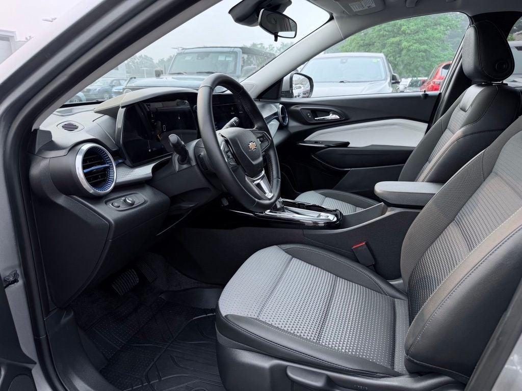 2024 Chevrolet Trax FWD LT