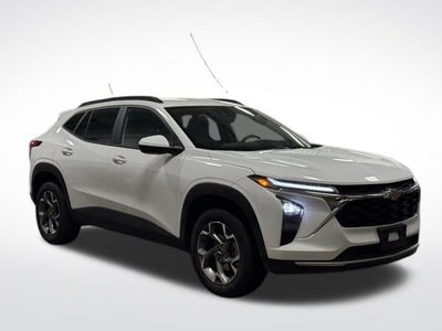 2025 Chevrolet Trax FWD LT