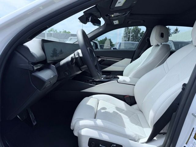 2026 BMW 5 Series xDrive