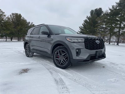 2025 Ford Explorer ST-Line