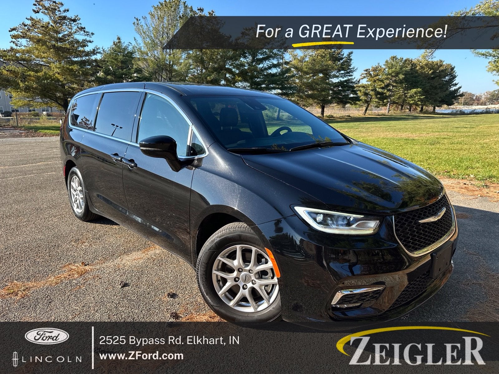 2025 Chrysler Pacifica Select