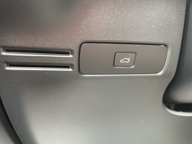 2023 Volvo XC40 B5 Core