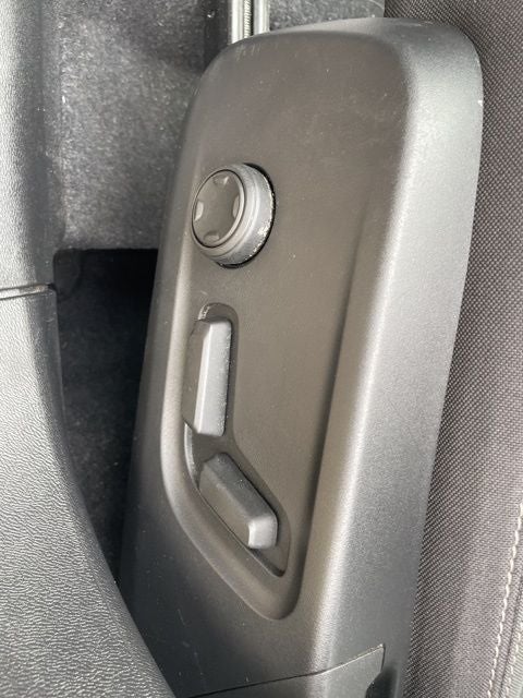 2023 Volvo XC40 B5 Core